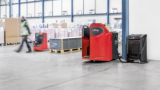 Linde pallet truck powered by Linde&#39;s Li-ION technology
