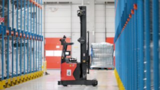 The new automated R-MATIC reach truck