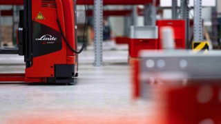 Linde MH:n L-MATIC AC varastossa.
