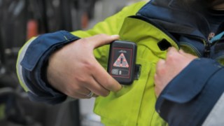 DB Schenkerin työntekijät käyttävät Linde Safety Guardin kannettavaa yksikköä