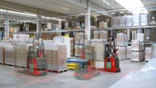 Linde MH:n L-MATIC -pinontatrukki käytössä Franz Veitilla