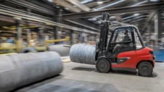 Linde X50 -sähkötrukki käytössä vaijerivalmistaja WDI Hammilla
