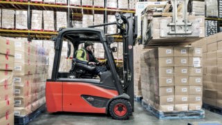 Linde Material Handlingin sähkötrukki käytössä kylmävarastossa