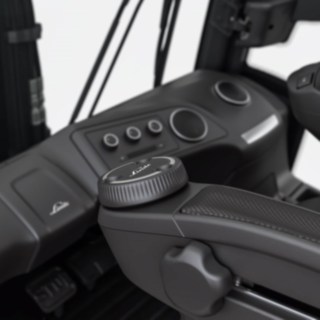 H50-malli ja Linde Steer Controlin ohjauskiekkoon perustuva versio